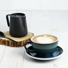 Co to jest kawa flat white? Odkryj jej smak i unikalne cechy