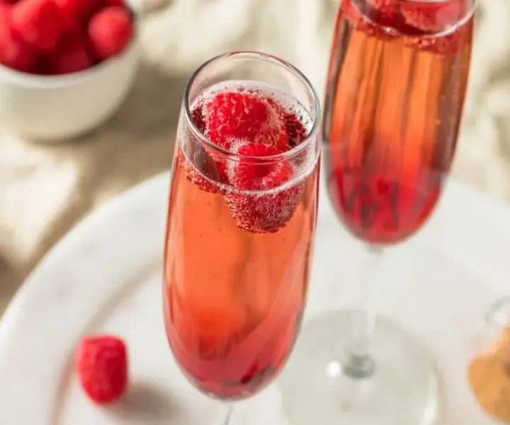 Jak przygotować idealny kir drink: przepisy i ciekawostki