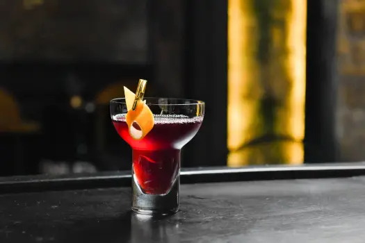 Czarny Rusek - Kultowy drink - przepis, historia i wariacje