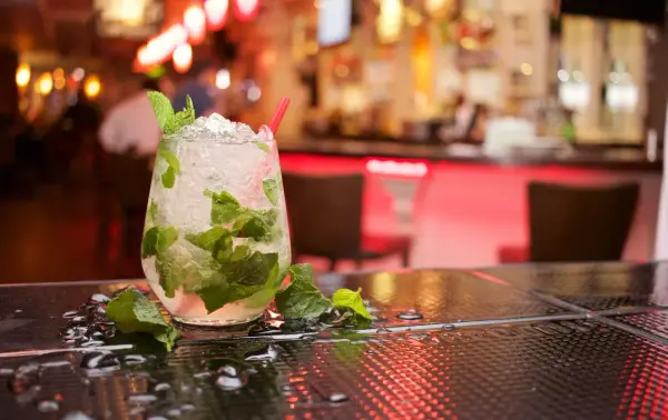 Jaki rum do Mojito? Ekspert radzi - Przewodnik po białych rumach