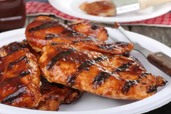 Jak uzyskać soczystą grillowaną pierś z kurczaka na grillu elektrycznym