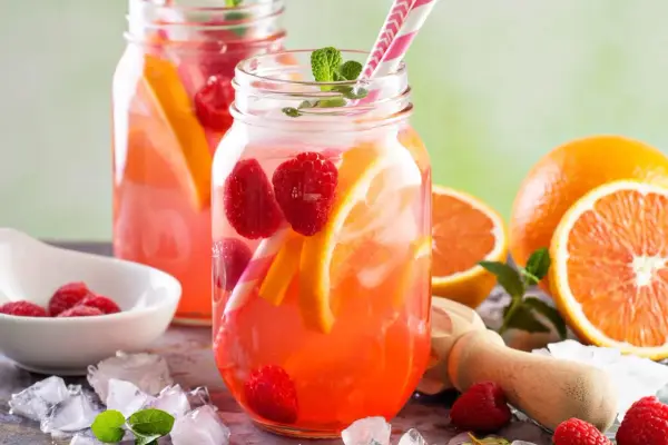 Drink z malinami - Orzeźwiające przepisy na każdą porę roku