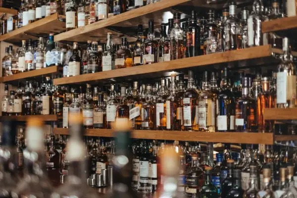 Whisky z colą - ile ma kalorii i jak pić mniej kalorycznie?