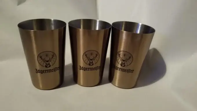 Wódka z jeleniem? To Jägermeister! Jak pić, cena, przepisy